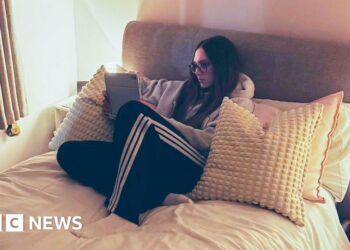 Fresh bedsheets and dusk walks: Expert tips for sleep-deprived freshers