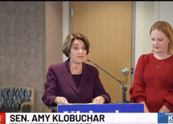 DFL gubernatorial candidate Amy Klobuchar highlights healthcare platform